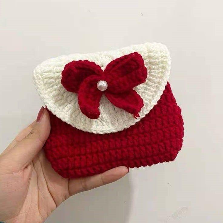 Crochet mini pouch